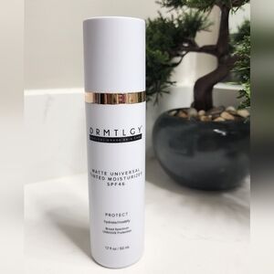 DRMTLGY Matte Universal Tinted Moisturizer SPF46 Like New